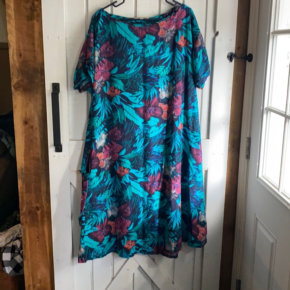 Loft midi tropical dress fits like size 18